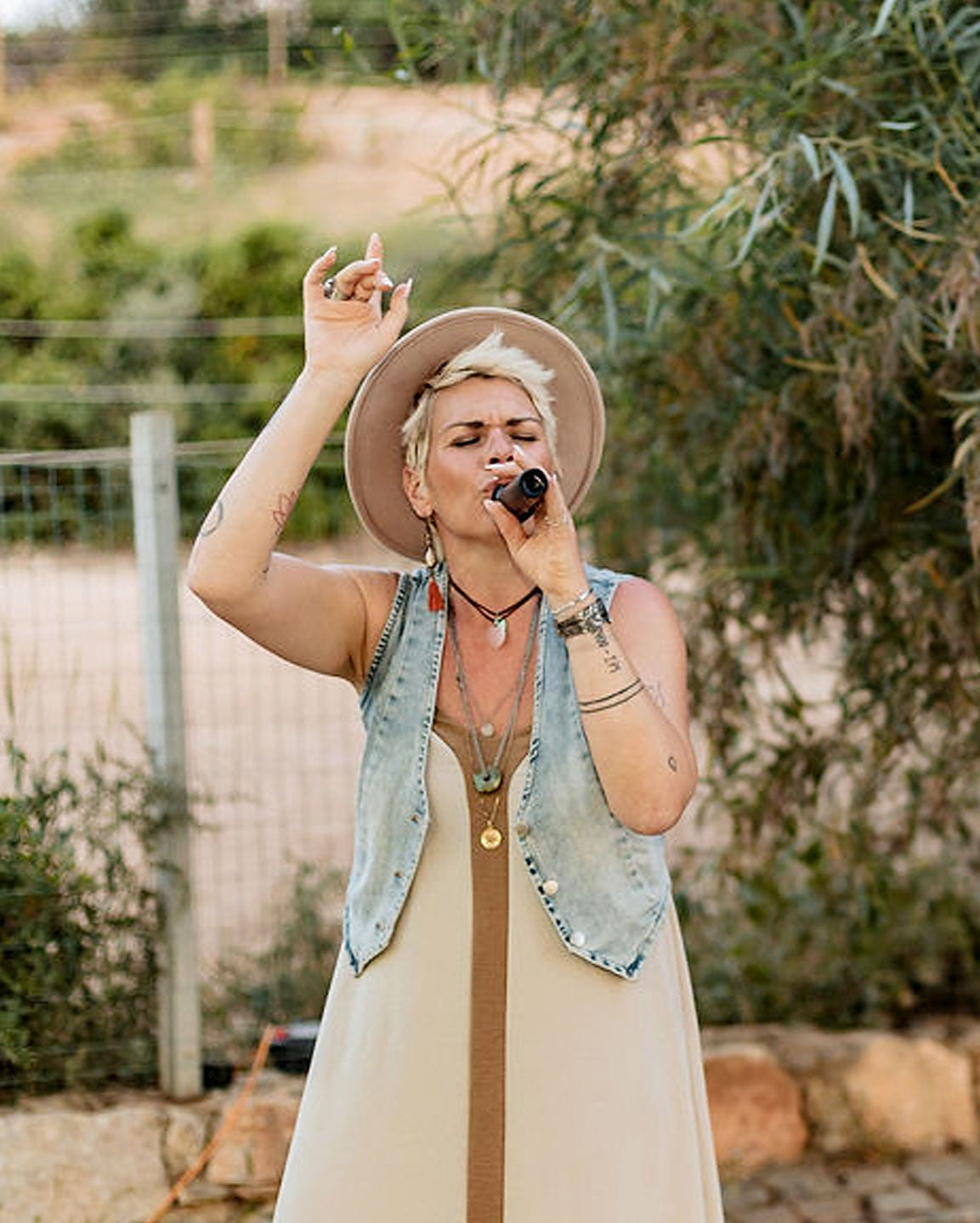 Susy Stocky singt live als Hochzeitssängerin in Portugal, emotionale Hörprobe bei freier Trauung 